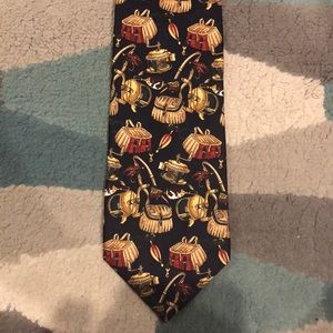 Men’s tie.